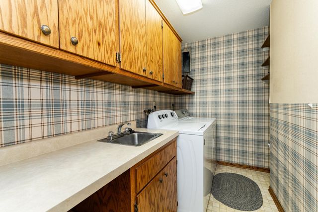 1718 22nd Avenue NE, Rochester, MN 55906