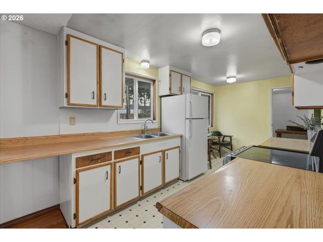 8513 Ne LEWIS Dr, Vancouver, WA 98662