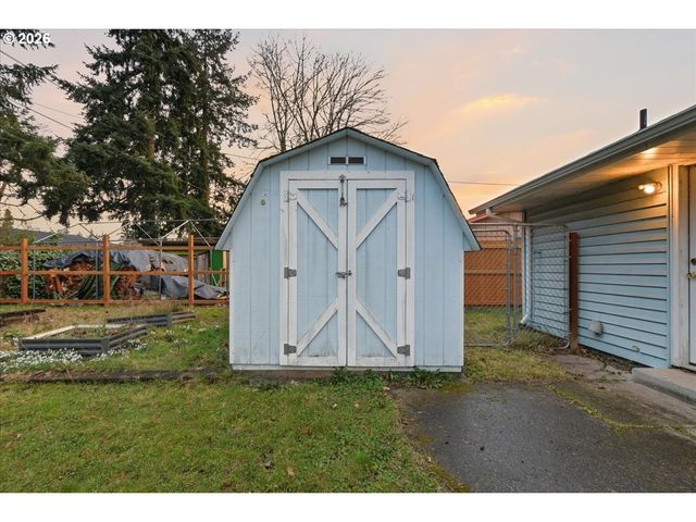 8513 Ne LEWIS Dr, Vancouver, WA 98662