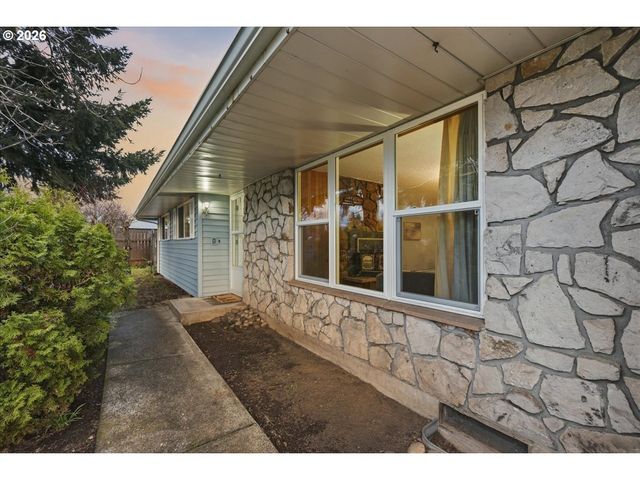 8513 Ne LEWIS Dr, Vancouver, WA 98662