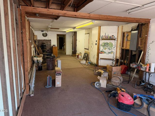 55 S 2nd Street, Central Point, OR 97502