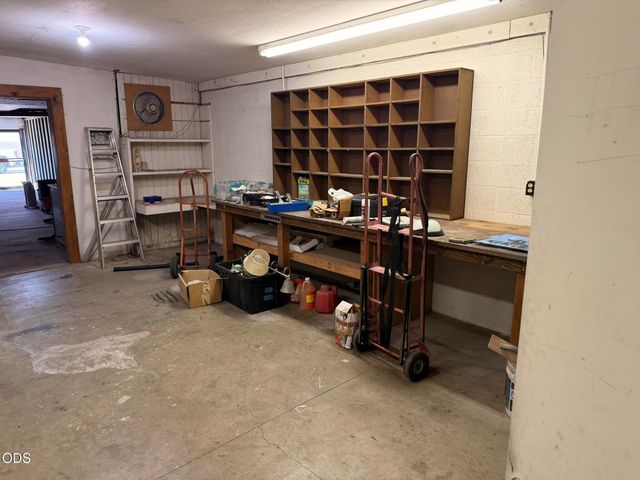 55 S 2nd Street, Central Point, OR 97502