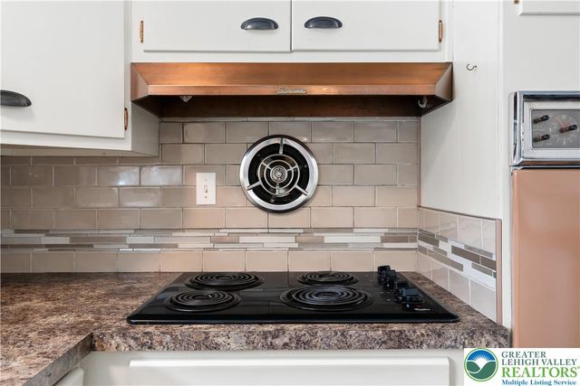 621 Arndt Road, Forks Twp, PA 18040