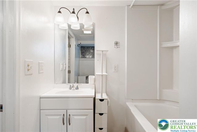 621 Arndt Road, Forks Twp, PA 18040