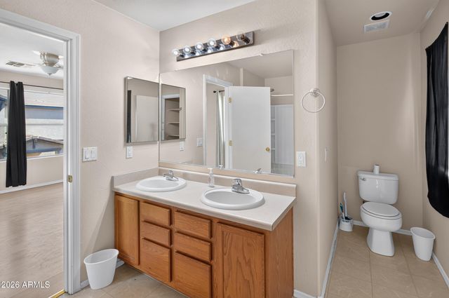 7950 W WILLETTA Street, Phoenix, AZ 85043