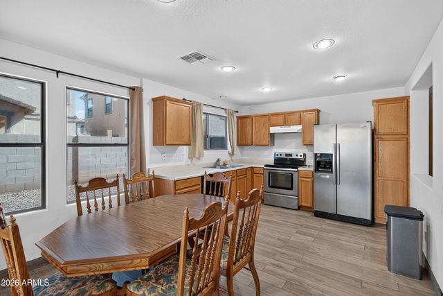 7950 W WILLETTA Street, Phoenix, AZ 85043