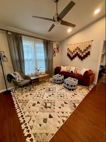2412 Thornton RD B, Austin, TX 78704