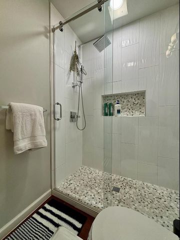 2412 Thornton RD B, Austin, TX 78704