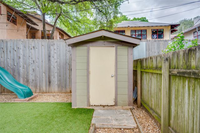 2412 Thornton RD B, Austin, TX 78704
