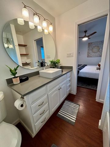 2412 Thornton RD B, Austin, TX 78704