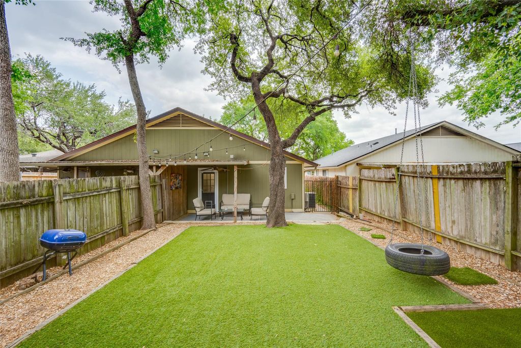 2412 Thornton RD B, Austin, TX 78704