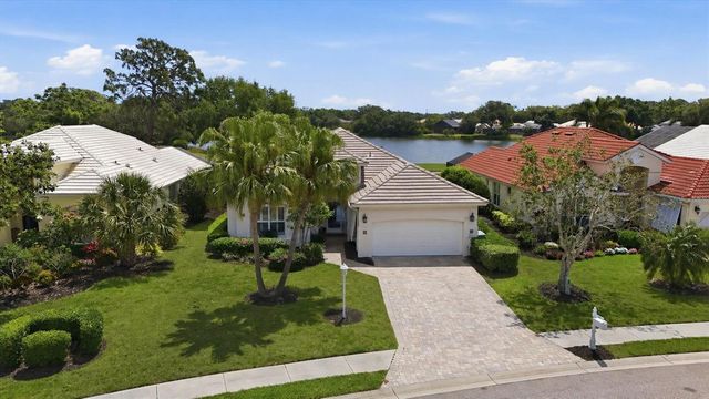 8025 HAMPTON COURT, University Park, FL 34201