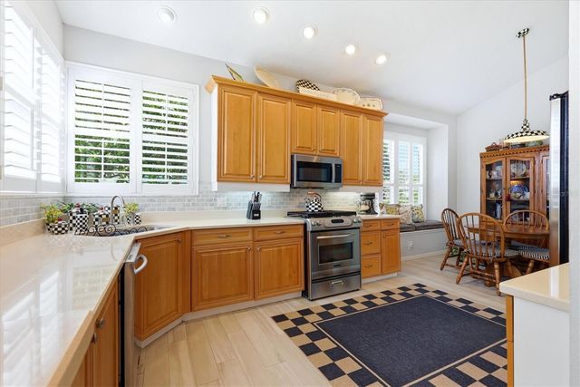 8025 HAMPTON COURT, University Park, FL 34201