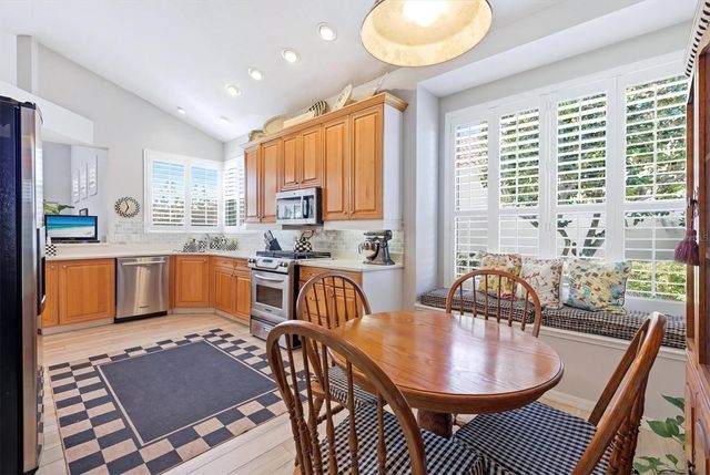 8025 HAMPTON COURT, University Park, FL 34201