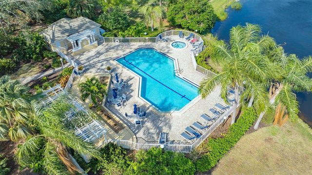 8025 HAMPTON COURT, University Park, FL 34201