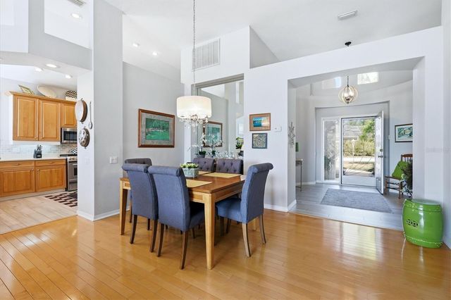 8025 HAMPTON COURT, University Park, FL 34201