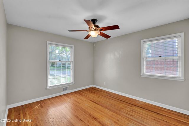 410 Westwood Dr, Louisville, KY 40243