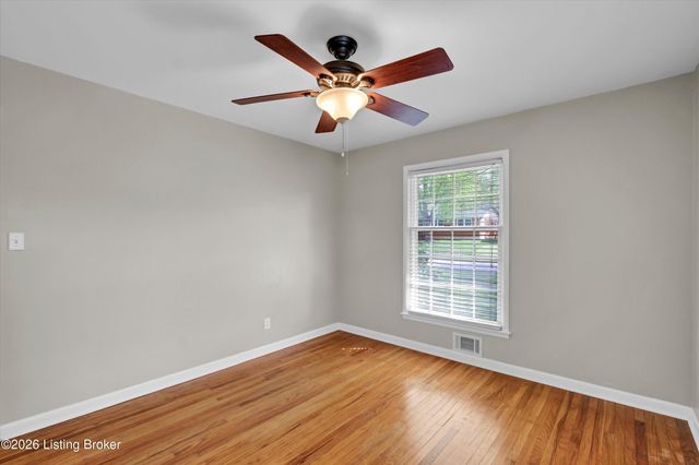 410 Westwood Dr, Louisville, KY 40243