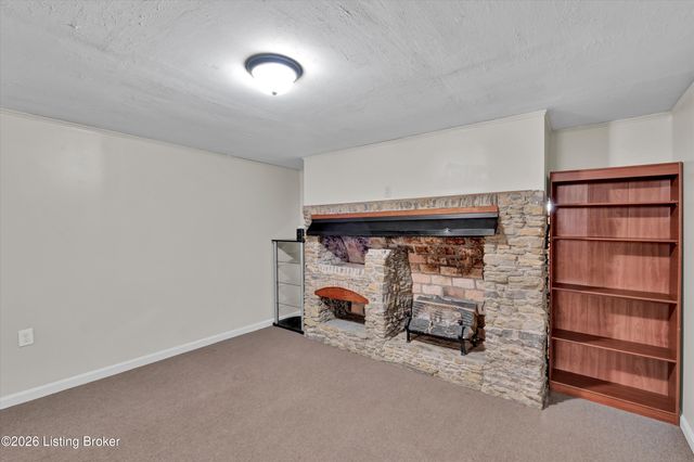 410 Westwood Dr, Louisville, KY 40243