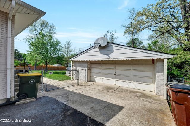 410 Westwood Dr, Louisville, KY 40243