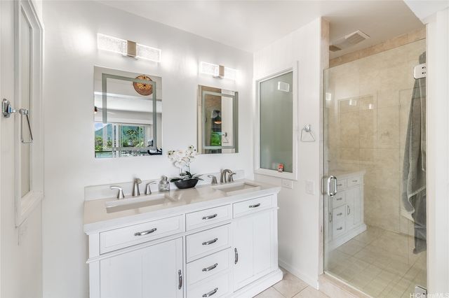 209 Kawaihae Street C2, Honolulu, HI 96825