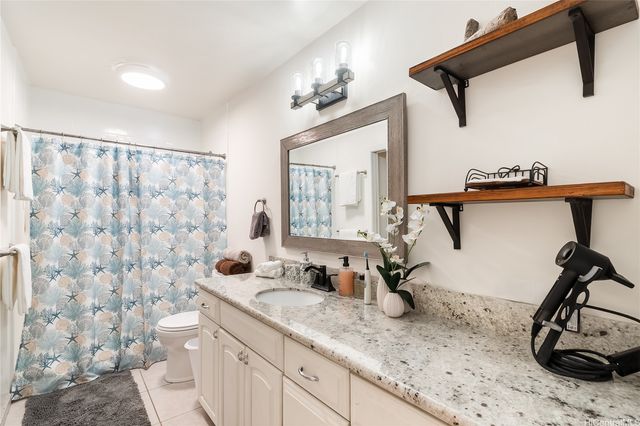 209 Kawaihae Street C2, Honolulu, HI 96825