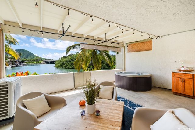 209 Kawaihae Street C2, Honolulu, HI 96825