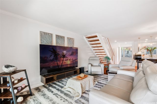 209 Kawaihae Street C2, Honolulu, HI 96825
