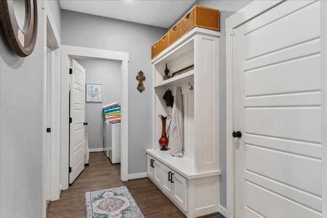 393 E Pennsylvania Avenue, Van, TX 75790