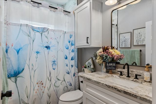 393 E Pennsylvania Avenue, Van, TX 75790