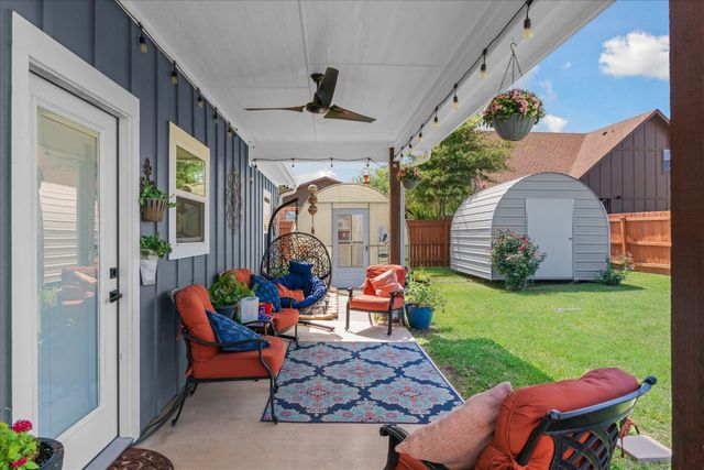 393 E Pennsylvania Avenue, Van, TX 75790