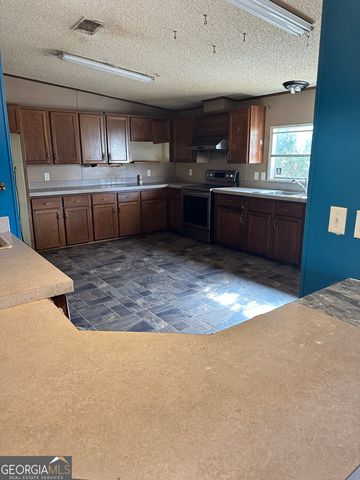 892 Reynolds Road, Folkston, GA 31537