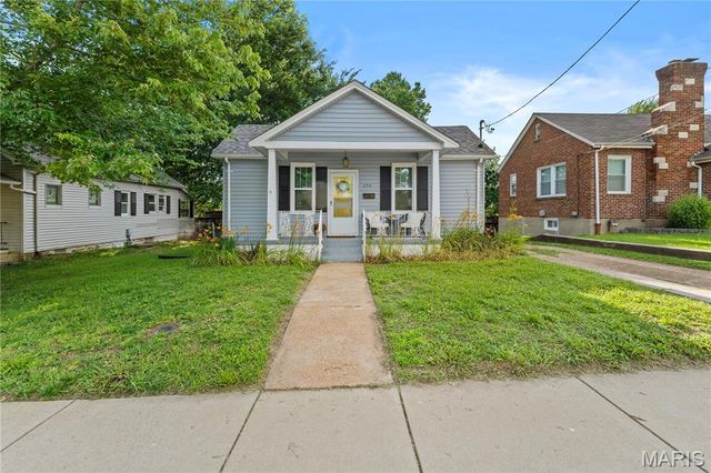 2551 Gerhard Avenue, Maplewood, MO 63143