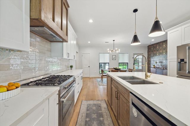 1810 Nauts Court, Houston, TX 77008