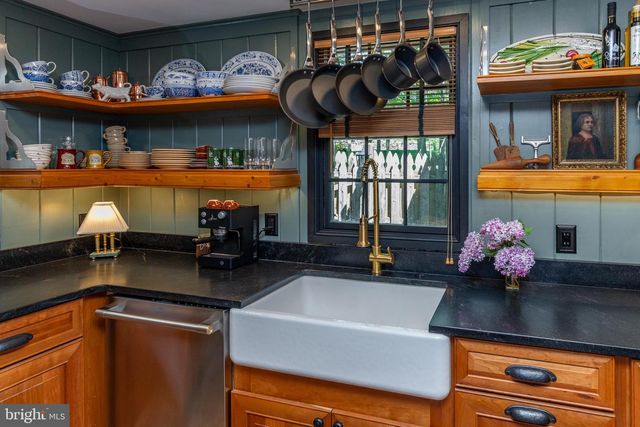 6103 UPPER YORK RD, New Hope, PA 18938