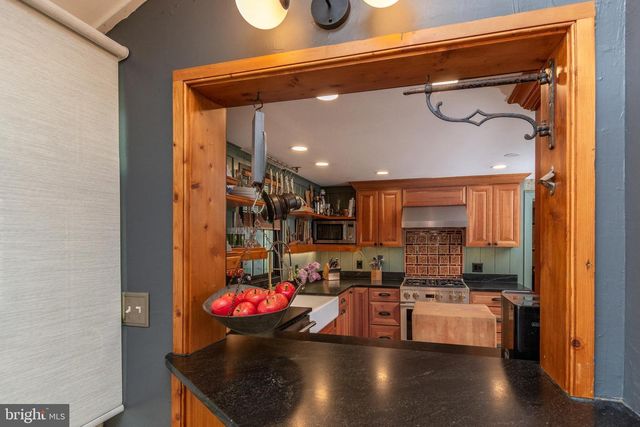 6103 UPPER YORK RD, New Hope, PA 18938