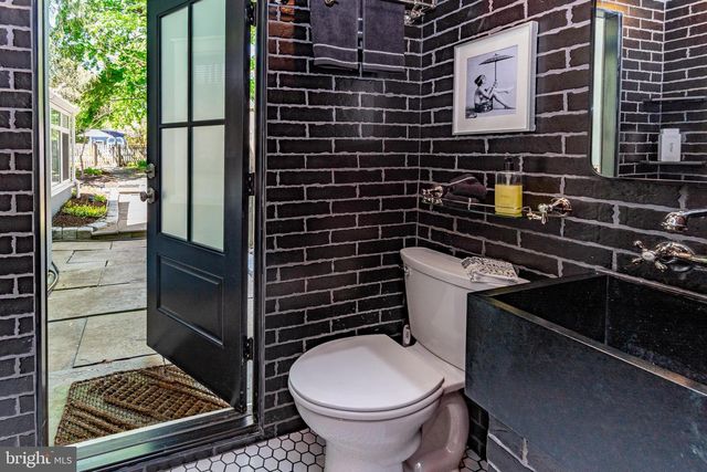 6103 UPPER YORK RD, New Hope, PA 18938