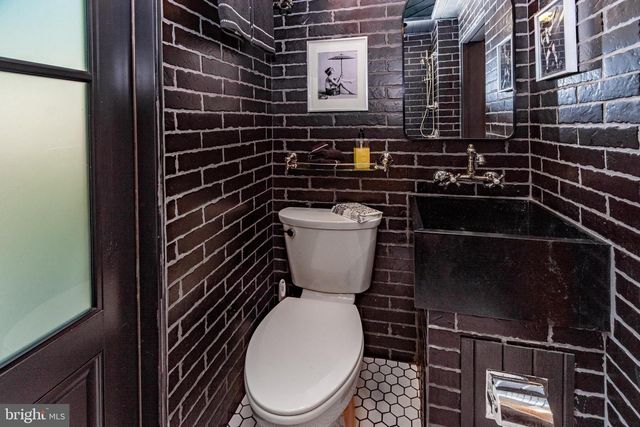 6103 UPPER YORK RD, New Hope, PA 18938
