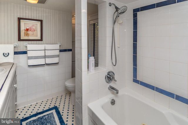 6103 UPPER YORK RD, New Hope, PA 18938