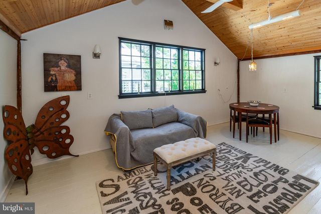6103 UPPER YORK RD, New Hope, PA 18938