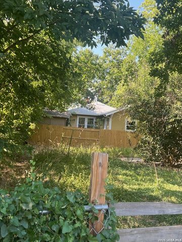 132 Orphan St, San Antonio, TX 78202