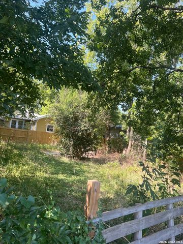 132 Orphan St, San Antonio, TX 78202