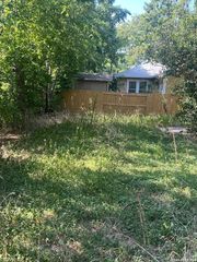 132 Orphan St, San Antonio, TX 78202