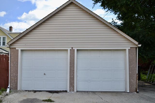 6632 18th AVENUE, Kenosha, WI 53143
