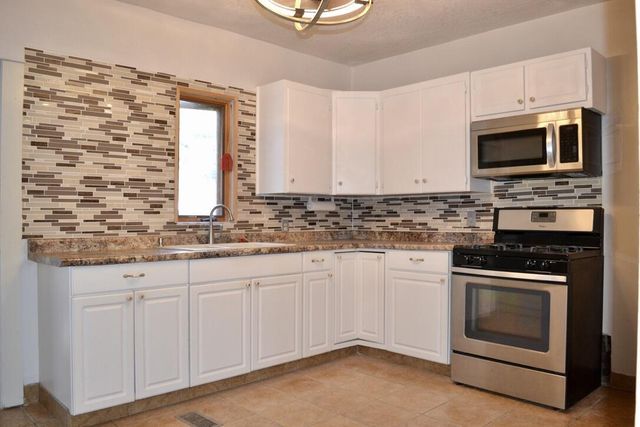 6632 18th AVENUE, Kenosha, WI 53143