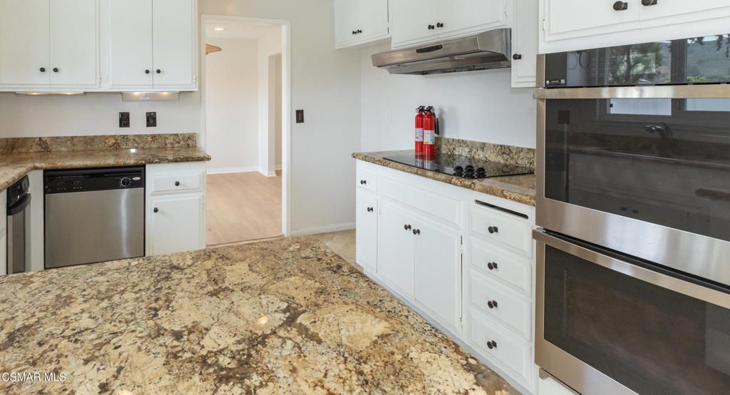 Image 18 of property listing at 276 Knollwood Drive, Newbury Park, CA 91320