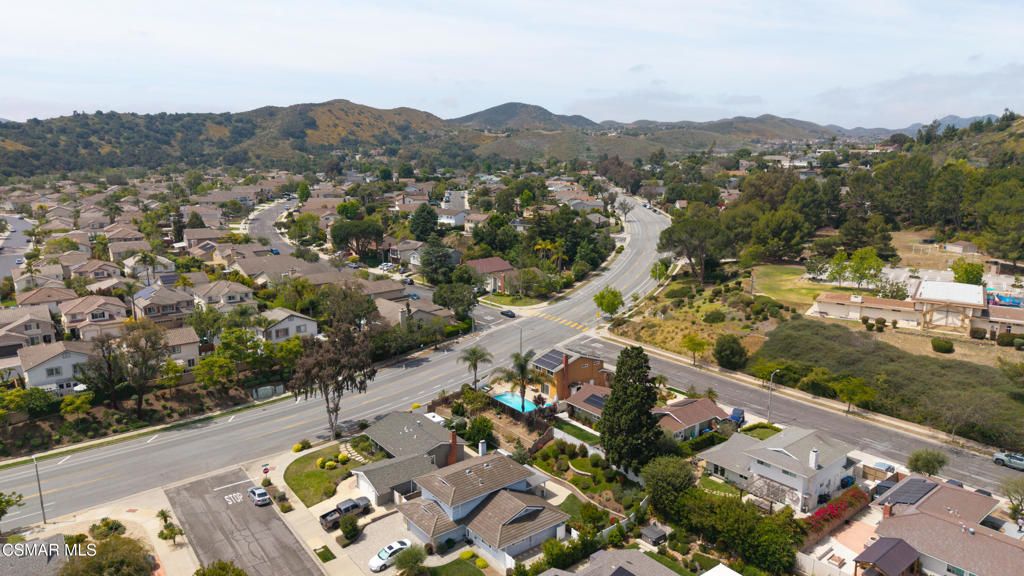 Image 3 of property listing at 276 Knollwood Drive, Newbury Park, CA 91320