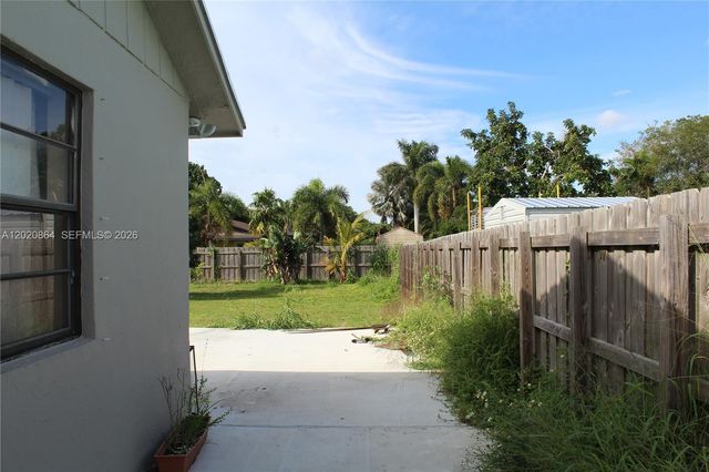 496 SW 9th Ave, Florida City, FL 33034