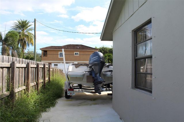 496 SW 9th Ave, Florida City, FL 33034
