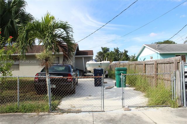 496 SW 9th Ave, Florida City, FL 33034